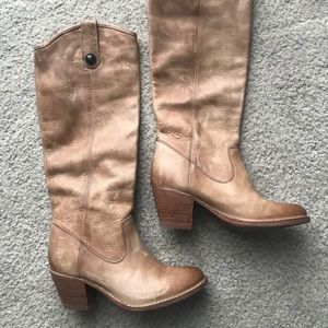 Frye size 5.5 light brown boots